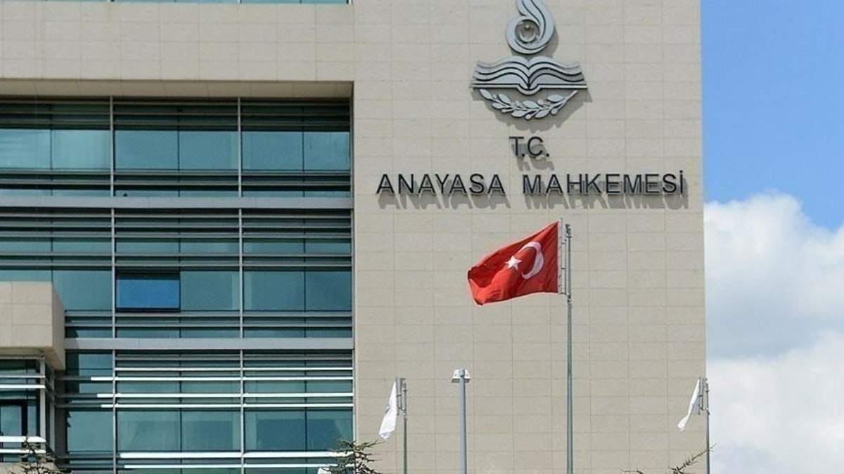 Anayasa Mahkemesi'nden Siyasi Partilere Mali Denetim Uyarısı